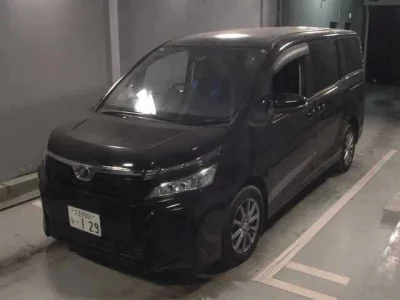 Toyota VOXY  с аукциона в Японии