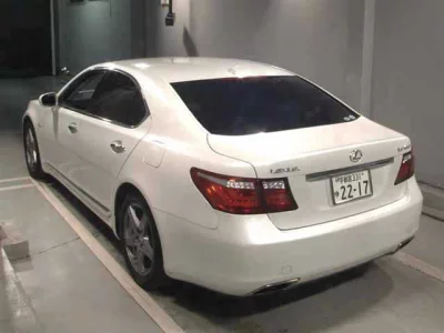 Lexus LS