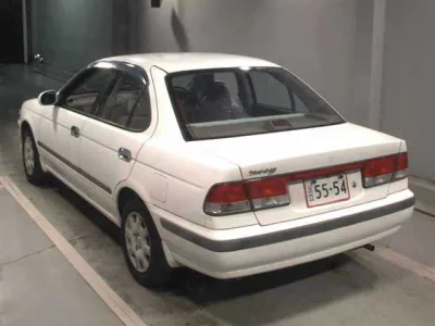 Nissan SUNNY  с аукциона в Японии