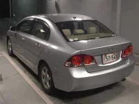 Honda CIVIC HYBRID лот № 372 оценка 3.5  с аукциона в Японии 1