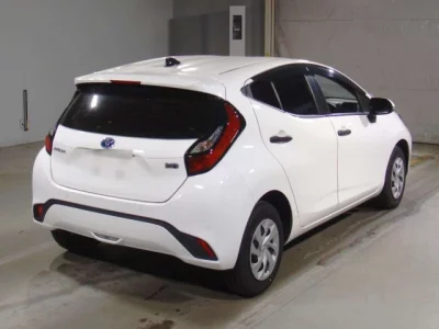 Toyota AQUA  с аукциона в Японии
