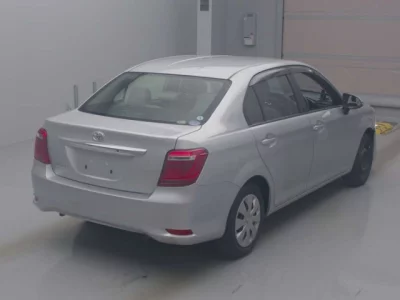 Toyota COROLLA AXIO  с аукциона в Японии