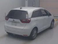 Honda FIT лот № 114 оценка 3.5  с аукциона в Японии 1