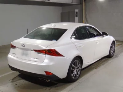 Lexus IS
