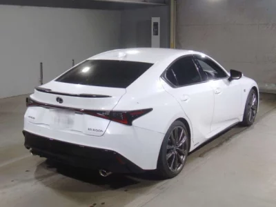 Lexus IS