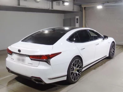 Lexus LS  с аукциона в Японии