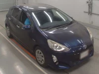 Toyota AQUA лот № 30057 оценка 3.5  с аукциона в Японии 4