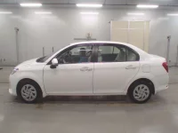 Toyota COROLLA AXIO лот № 30083 оценка R  с аукциона в Японии 3