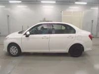 Toyota COROLLA AXIO лот № 90030 оценка 3  с аукциона в Японии 3