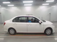 Toyota COROLLA AXIO лот № 90030 оценка 3  с аукциона в Японии 2