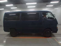 Toyota HIACE VAN лот № 30121 оценка R  с аукциона в Японии 2
