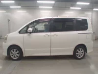 Toyota NOAH лот № 30222 оценка 3.5  с аукциона в Японии 3