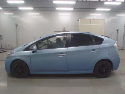 Toyota PRIUS PHV  с аукциона в Японии