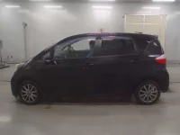 Toyota RACTIS лот № 30022 оценка 3.5  с аукциона в Японии 3