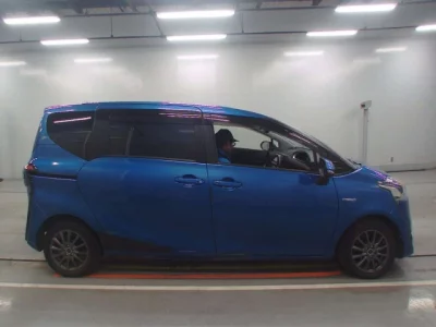 Toyota SIENTA  с аукциона в Японии