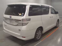 Toyota VELLFIRE лот № 30078 оценка 4  с аукциона в Японии 1
