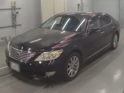 Lexus LS  с аукциона в Японии