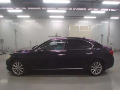Lexus LS  с аукциона в Японии