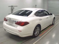 Nissan FUGA лот № 30005 оценка 3.5  с аукциона в Японии 1