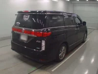 Nissan ELGRAND лот № 30131 оценка 4  с аукциона в Японии 1
