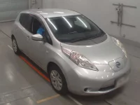 Nissan LEAF лот № 10084 оценка 4.5  с аукциона в Японии 4