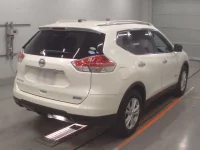 Nissan X-TRAIL лот № 30017 оценка 4  с аукциона в Японии 1