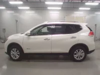 Nissan X-TRAIL лот № 30017 оценка 4  с аукциона в Японии 3