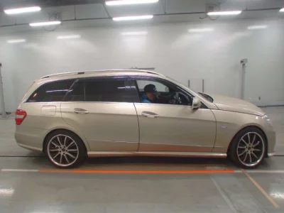 Mercedes-Benz E CLASS WAGON