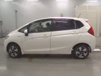 Honda FIT лот № 30042 оценка 4.5  с аукциона в Японии 3