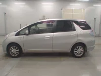Honda FIT SHUTTLE лот № 10050 оценка 3  с аукциона в Японии 3