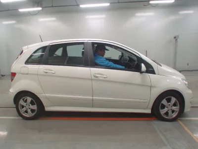 Mercedes-Benz B CLASS