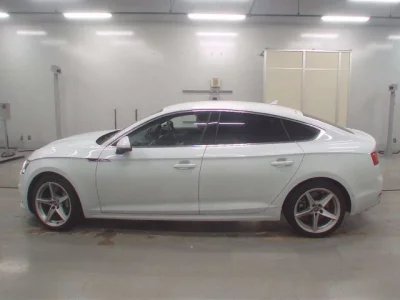 Audi A5  с аукциона в Японии