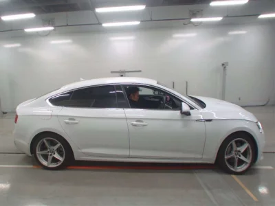 Audi A5  с аукциона в Японии