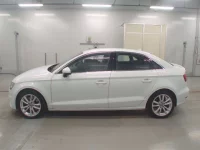 Audi A3 лот № 38060 оценка 4  с аукциона в Японии 3