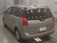Peugeot 5008 лот № 38035 оценка 4  с аукциона в Японии 5