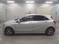 Mercedes-Benz A CLASS лот № 38019 оценка 4.5  с аукциона в Японии 3