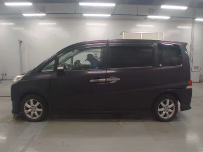 Honda STEP WAGON  с аукциона в Японии