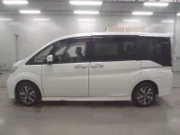 Honda STEP WAGON лот № 30094 оценка 3.5  с аукциона в Японии 3