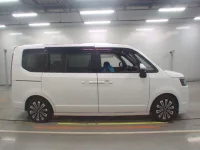 Honda STEP WAGON лот № 30277 оценка 4.5  с аукциона в Японии 2