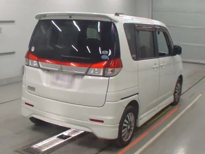 Mitsubishi DELICA D2