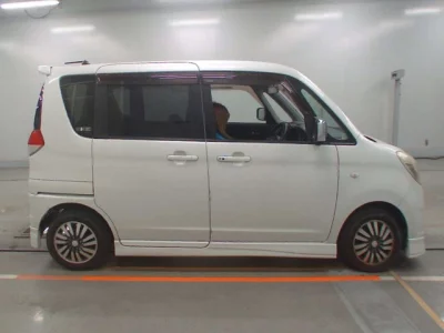 Mitsubishi DELICA D2