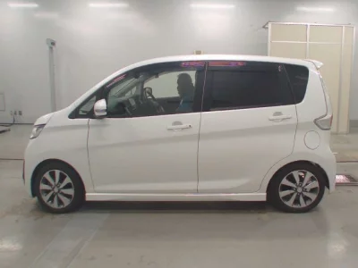 Mitsubishi EK CUSTOM