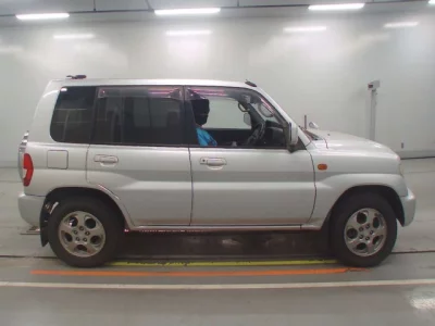 Mitsubishi PAJERO IO  с аукциона в Японии