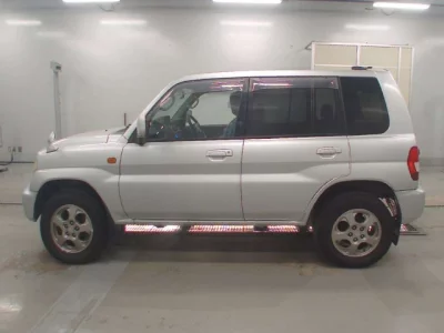 Mitsubishi PAJERO IO  с аукциона в Японии