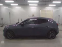 Mazda MAZDA3 лот № 30087 оценка 4  с аукциона в Японии 3