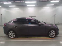 Mazda MAZDA3 лот № 40019 оценка R  с аукциона в Японии 2