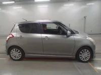 Suzuki SWIFT лот № 30149 оценка 3.5  с аукциона в Японии 2