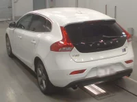 Volvo V40 лот № 38005 оценка 4  с аукциона в Японии 5