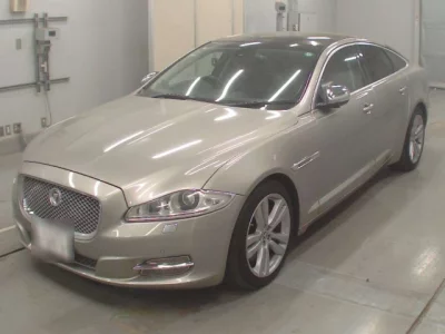 Jaguar XJ SERIES
