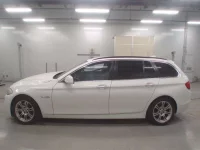 BMW 5-Series лот № 10111 оценка 4  с аукциона в Японии 3